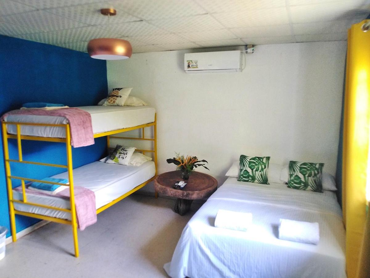 Hostal & Cafe Travelers Santiago Εξωτερικό φωτογραφία