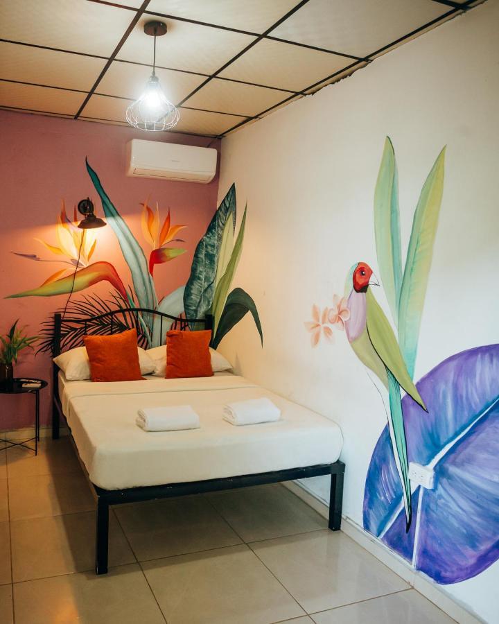 Hostal & Cafe Travelers Santiago Εξωτερικό φωτογραφία