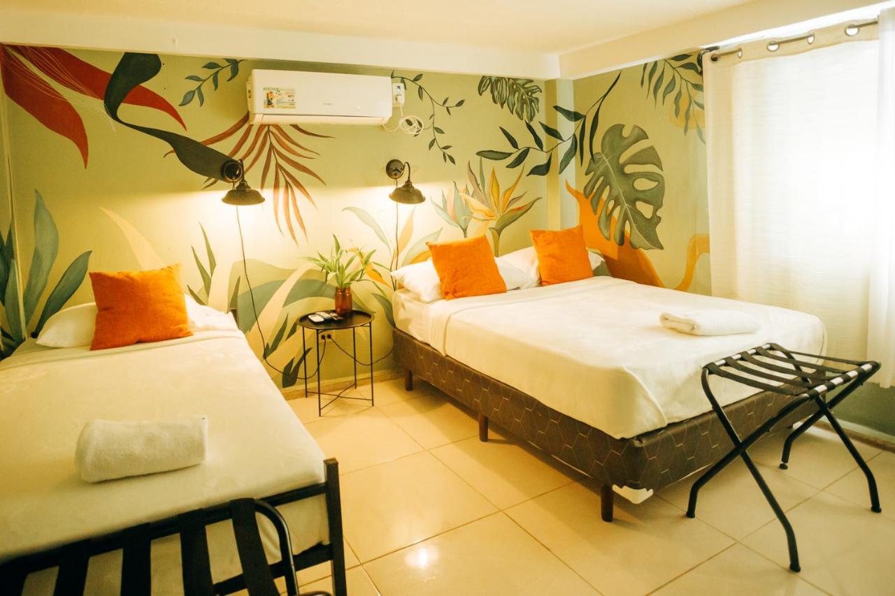 Hostal & Cafe Travelers Santiago Εξωτερικό φωτογραφία